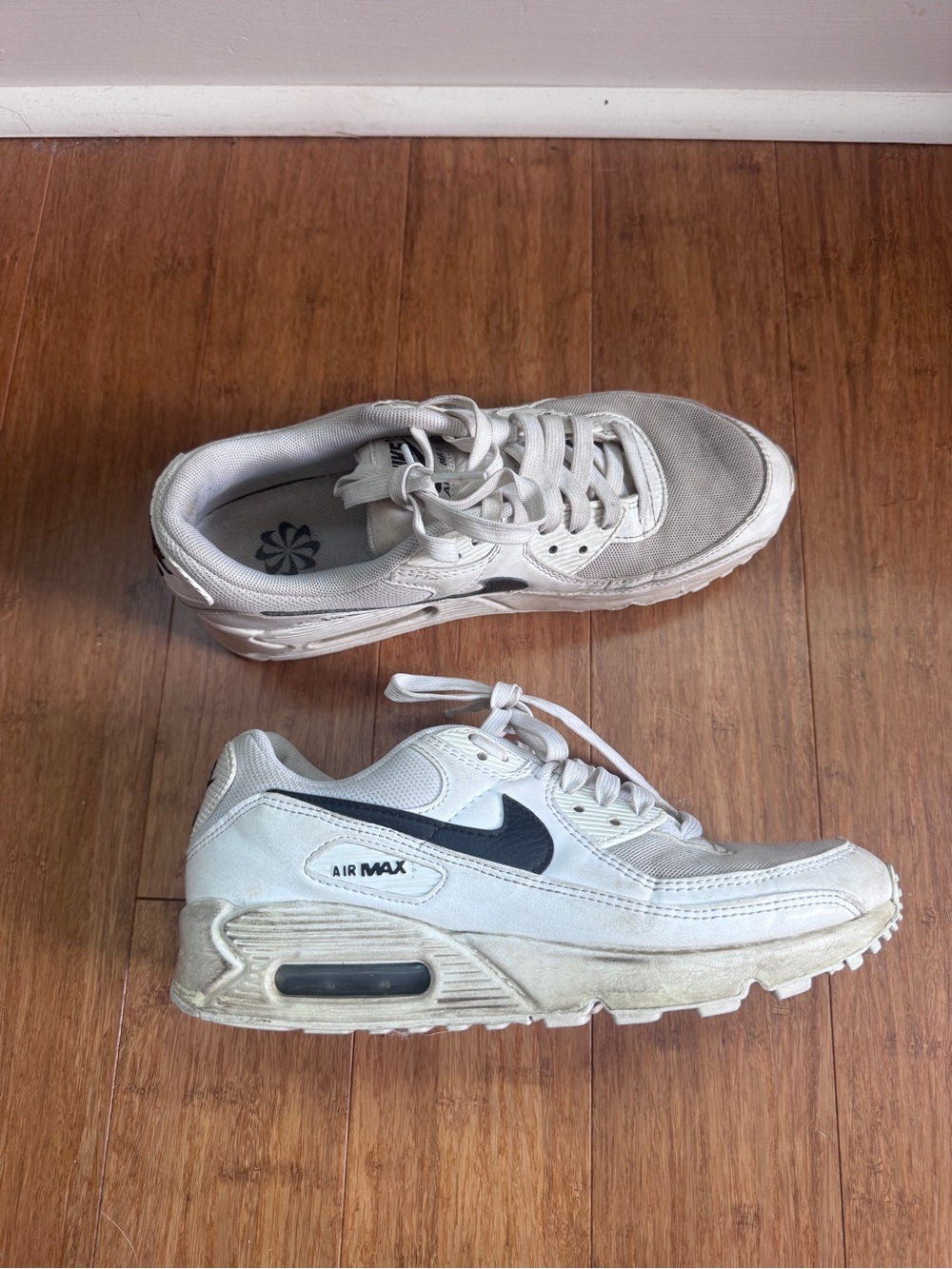 Nike White and Black Air Max Women's Athletic Sneakers